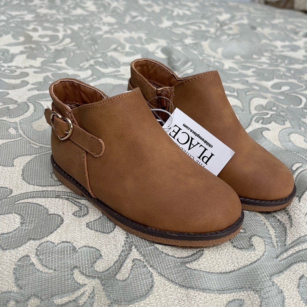 Toddler Girls Heart Buckle Ankle Bootie - Tan Size 9
